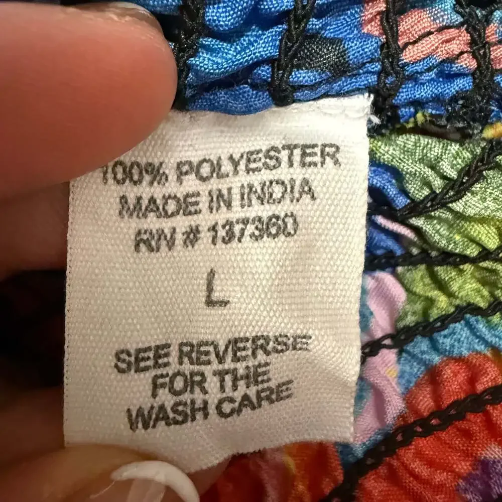 Live 4 Truth Smocked Abstract Graffiti Print Puff Sleeve Crop Top - Picture 5 of 8